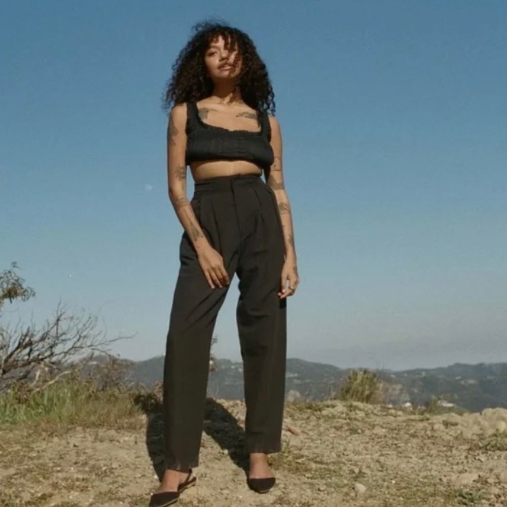 Doen Black High-Waisted Trousers